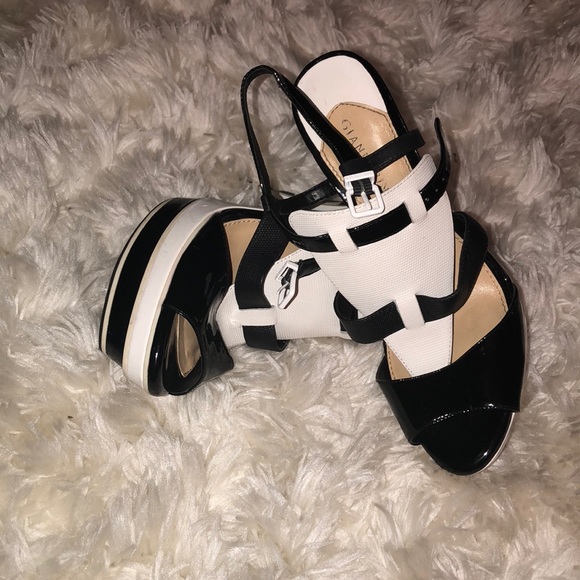 Heels - Picture 4 of 4